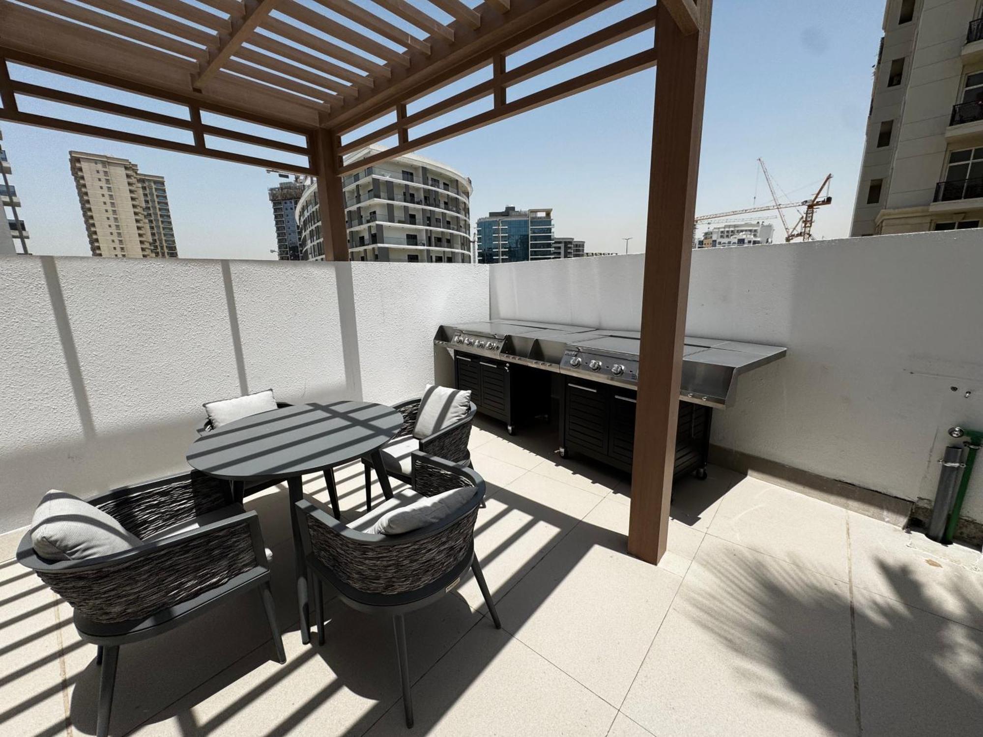 Designer 1br Flat - Prime Gardens - Near Everything Apartment *