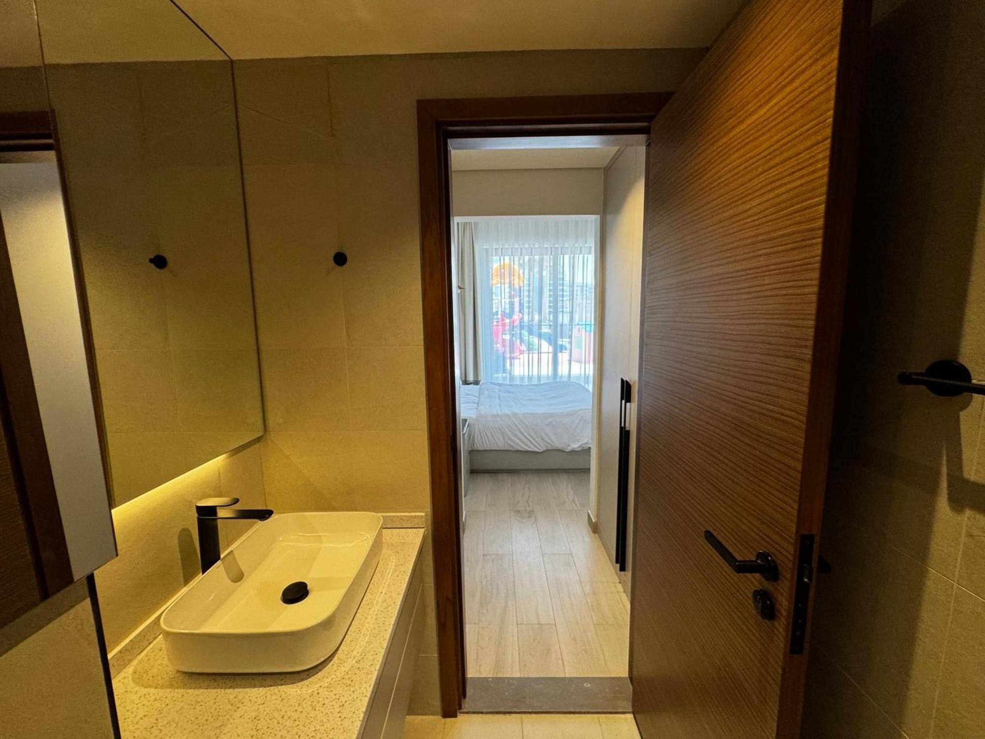 Designer 1br Flat - Prime Gardens - Near Everything * Dubai