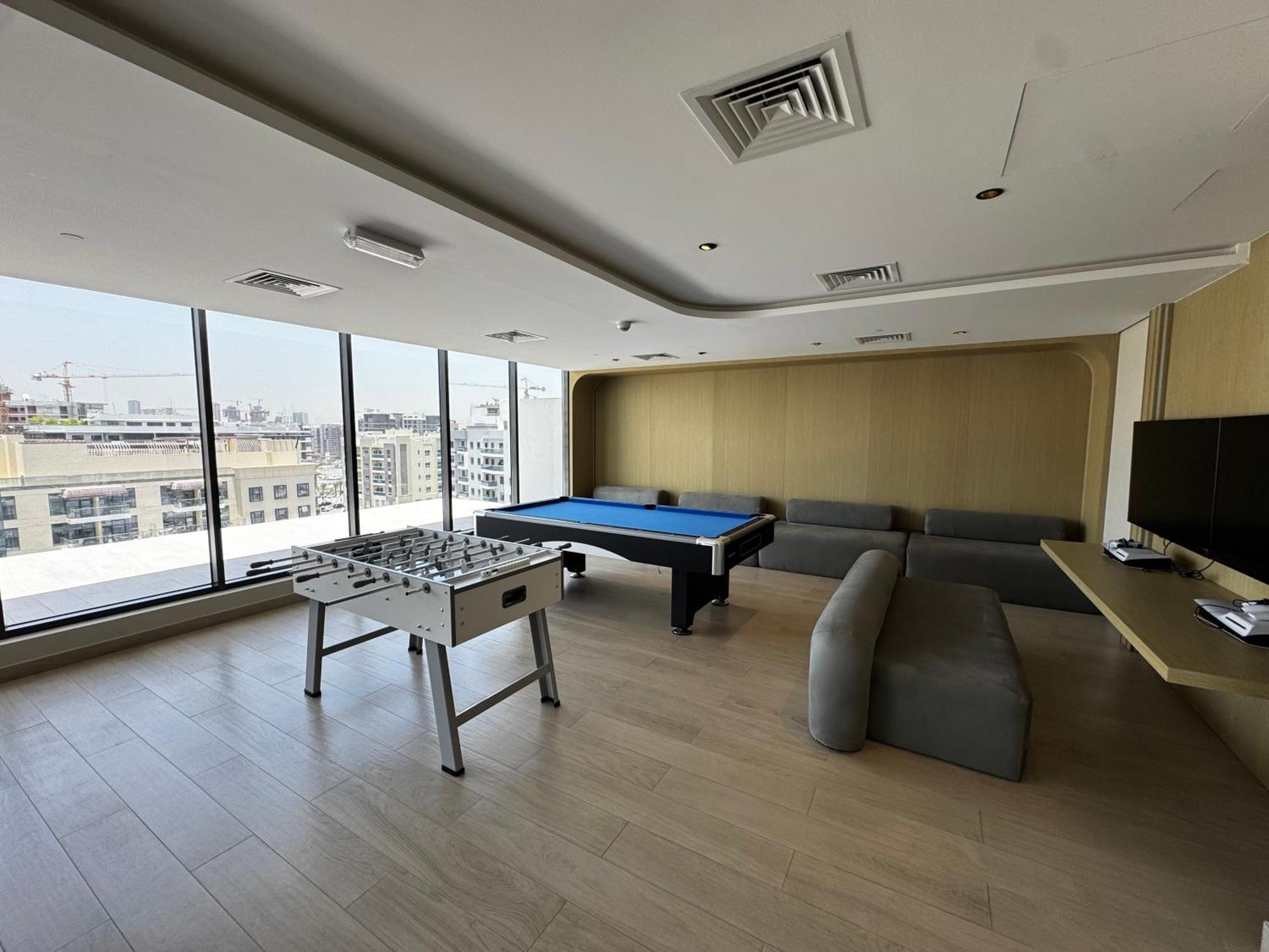 Designer 1br Flat - Prime Gardens - Near Everything Apartment *