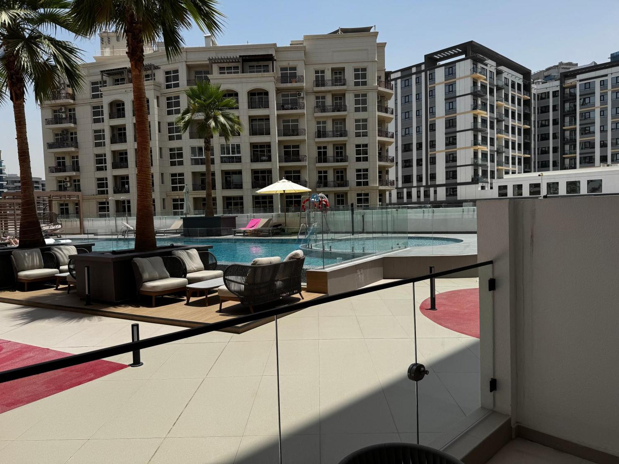 Designer 1br Flat - Prime Gardens - Near Everything Apartment