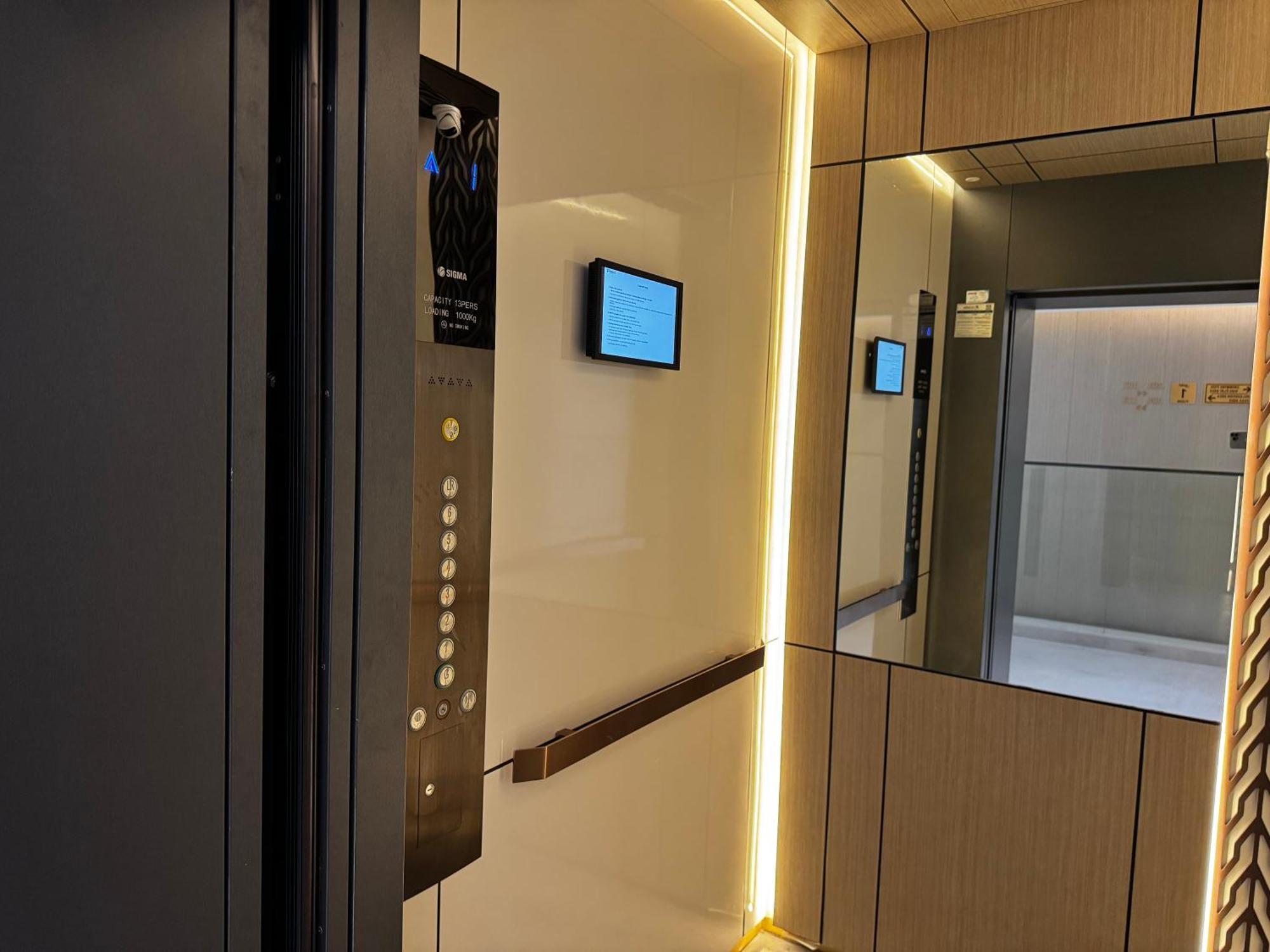 Designer 1br Flat - Prime Gardens - Near Everything Dubai
