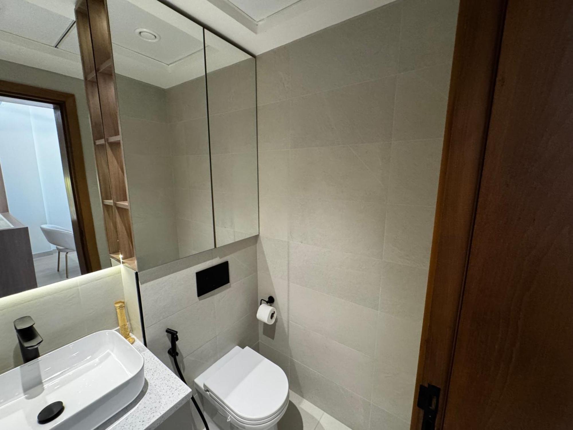 Apartment Designer 1br Flat - Prime Gardens - Near Everything Dubai